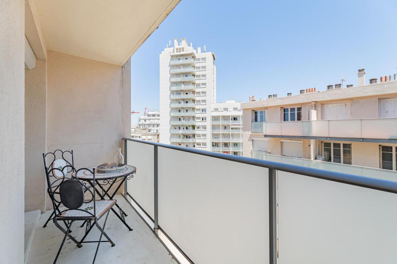 Studio avec balcon, plage à 50m, proche Vieux Port Marseille Extérieur photo