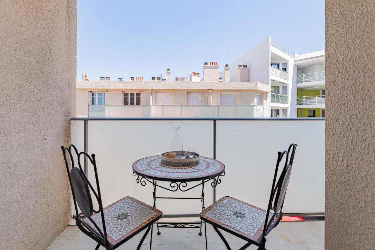 Studio avec balcon, plage à 50m, proche Vieux Port Marseille Extérieur photo